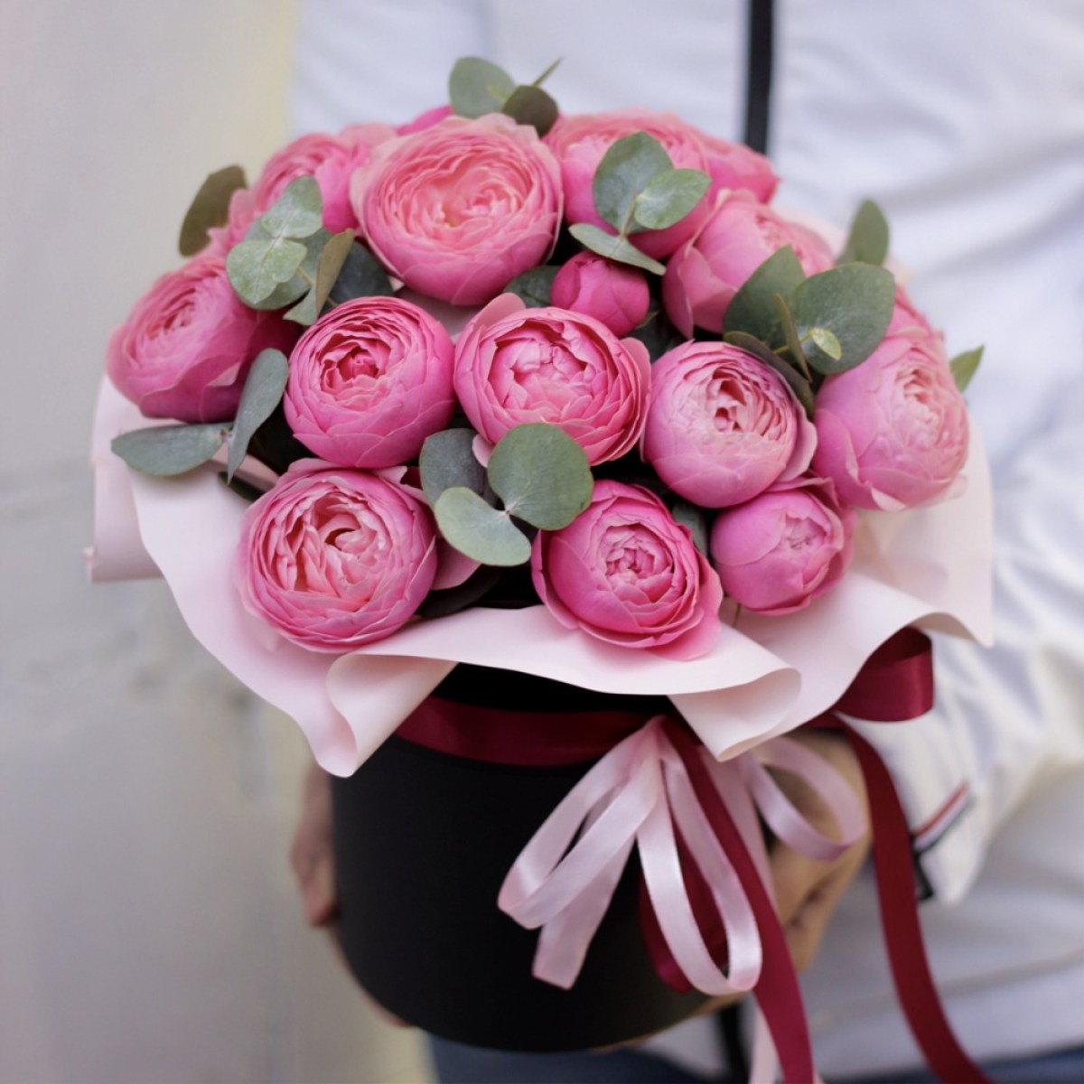 buket kustovyh pionovidnyh roz 230